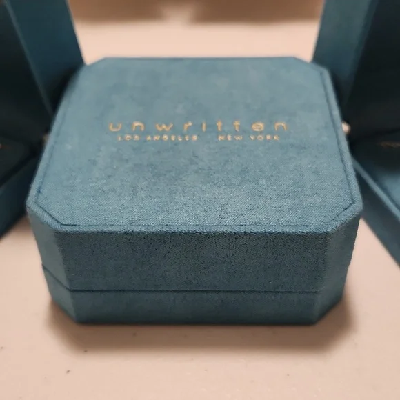 Unwritten Initial Necklace and Earring box set - Picture 6 of 6